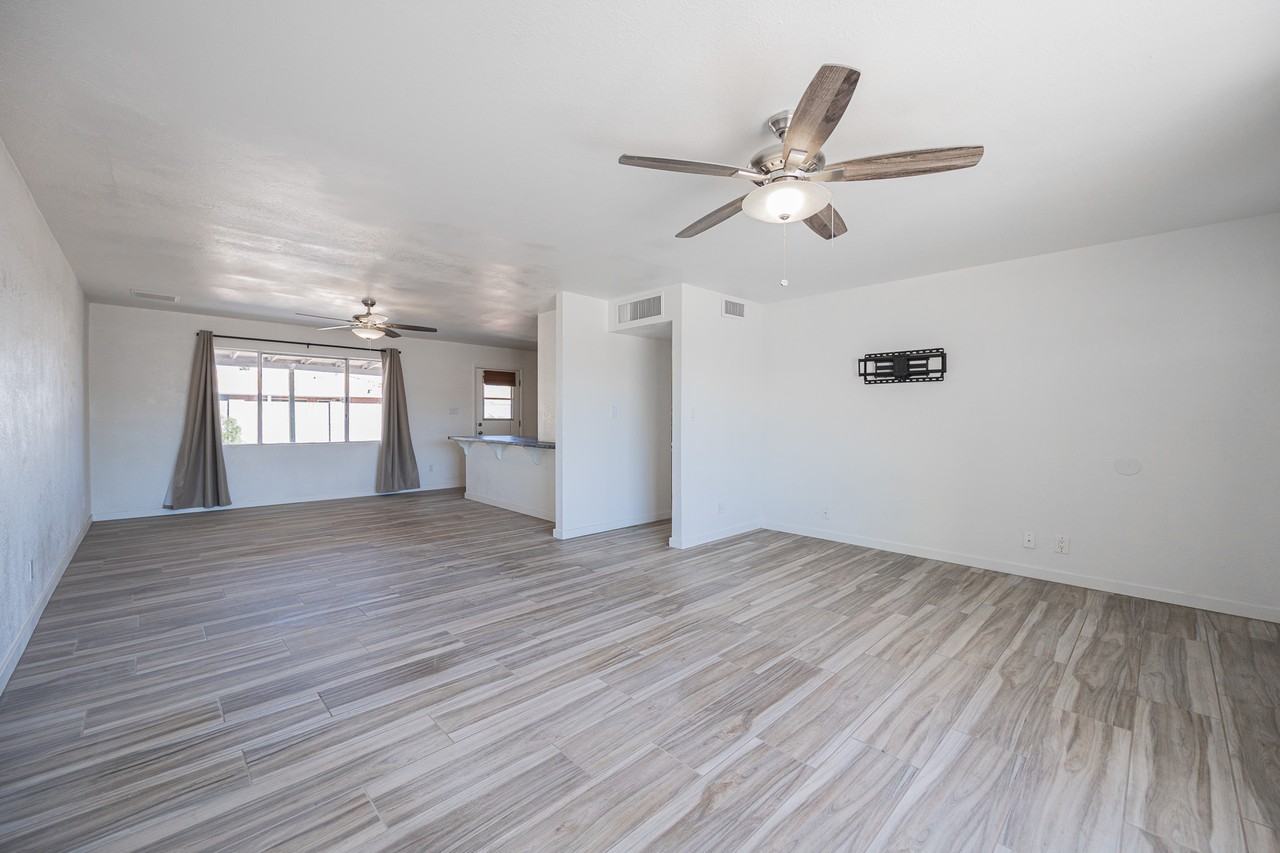 8518 E Rancho Vista Dr - Photo 4 of 24