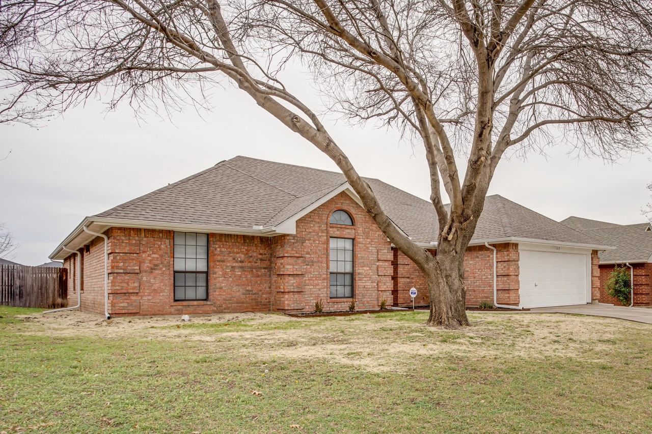 117 Downwood Dr - Photo 2 of 22