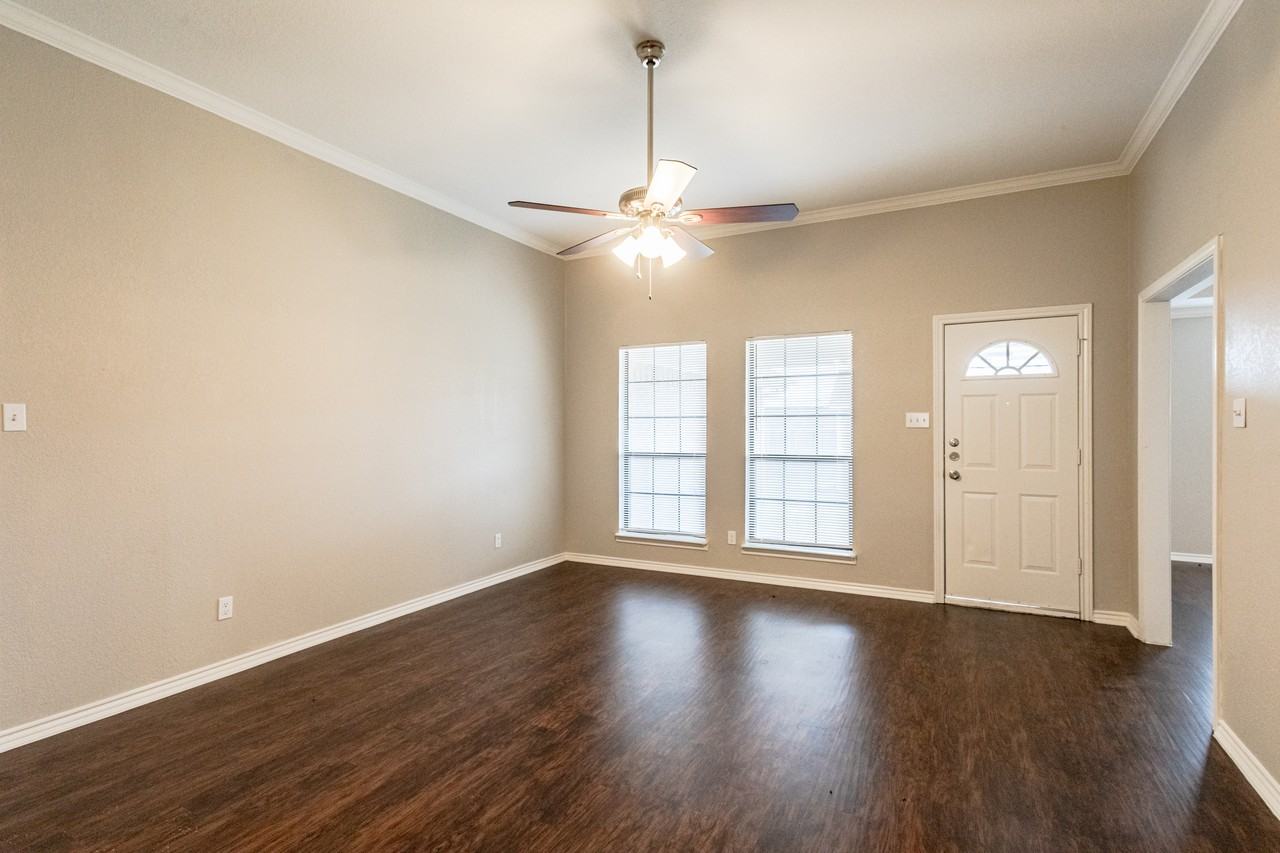 117 Downwood Dr - Photo 4 of 22