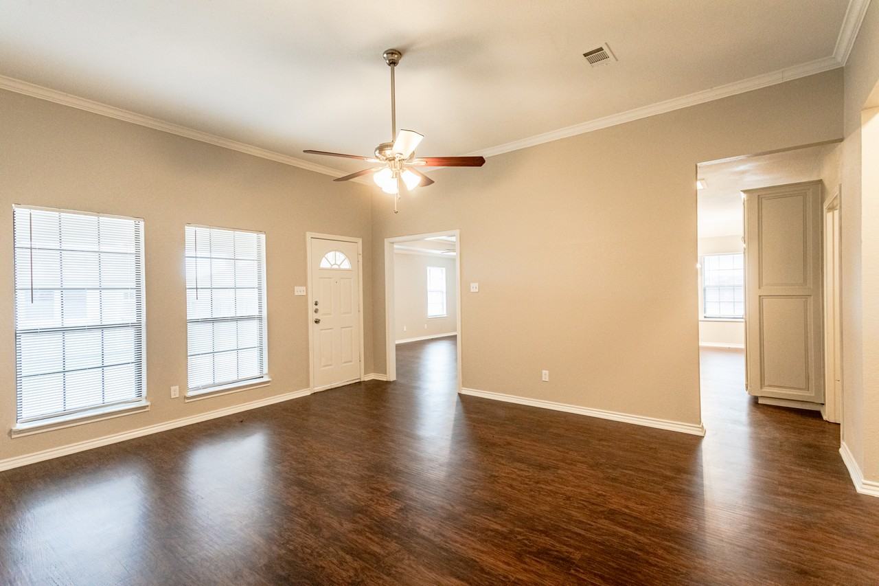 117 Downwood Dr - Photo 5 of 22