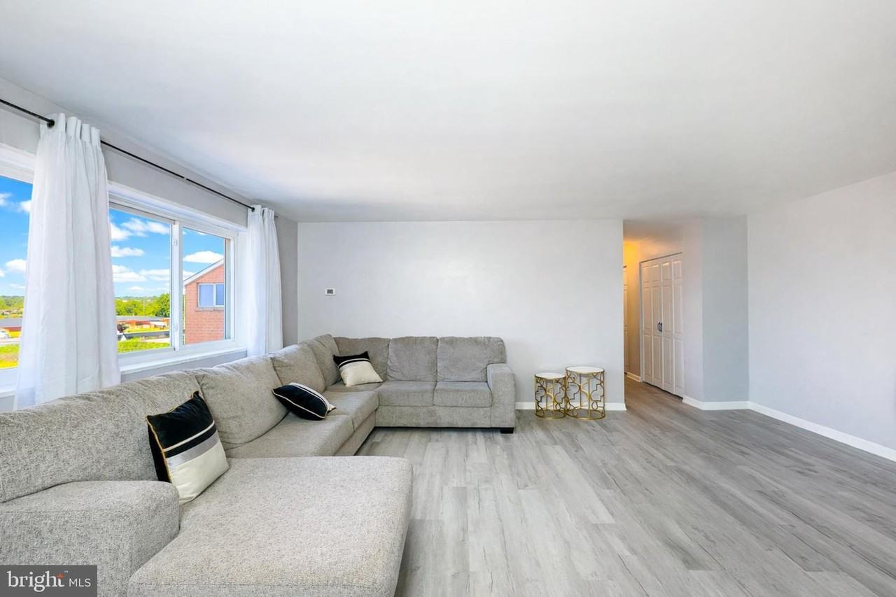 614 Sligo Ave #405 - Photo 7 of 22