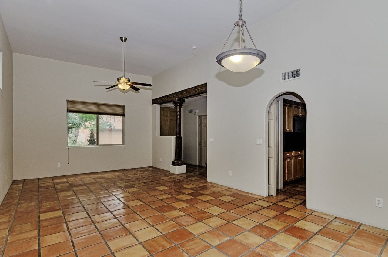 2974 N Cardell Cir - Photo 6 of 25