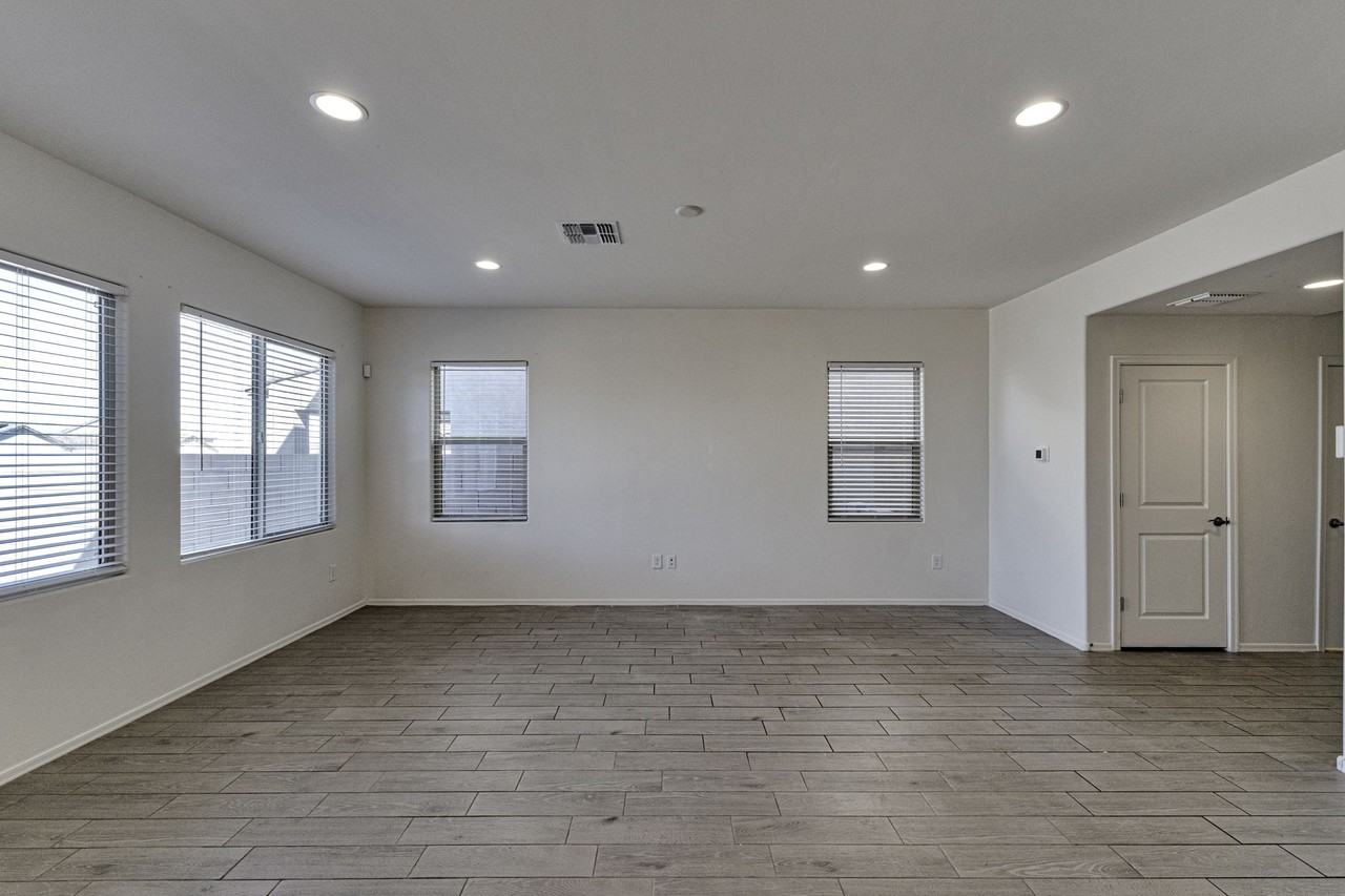 934 W Calle Las Varitas - Photo 4 of 25