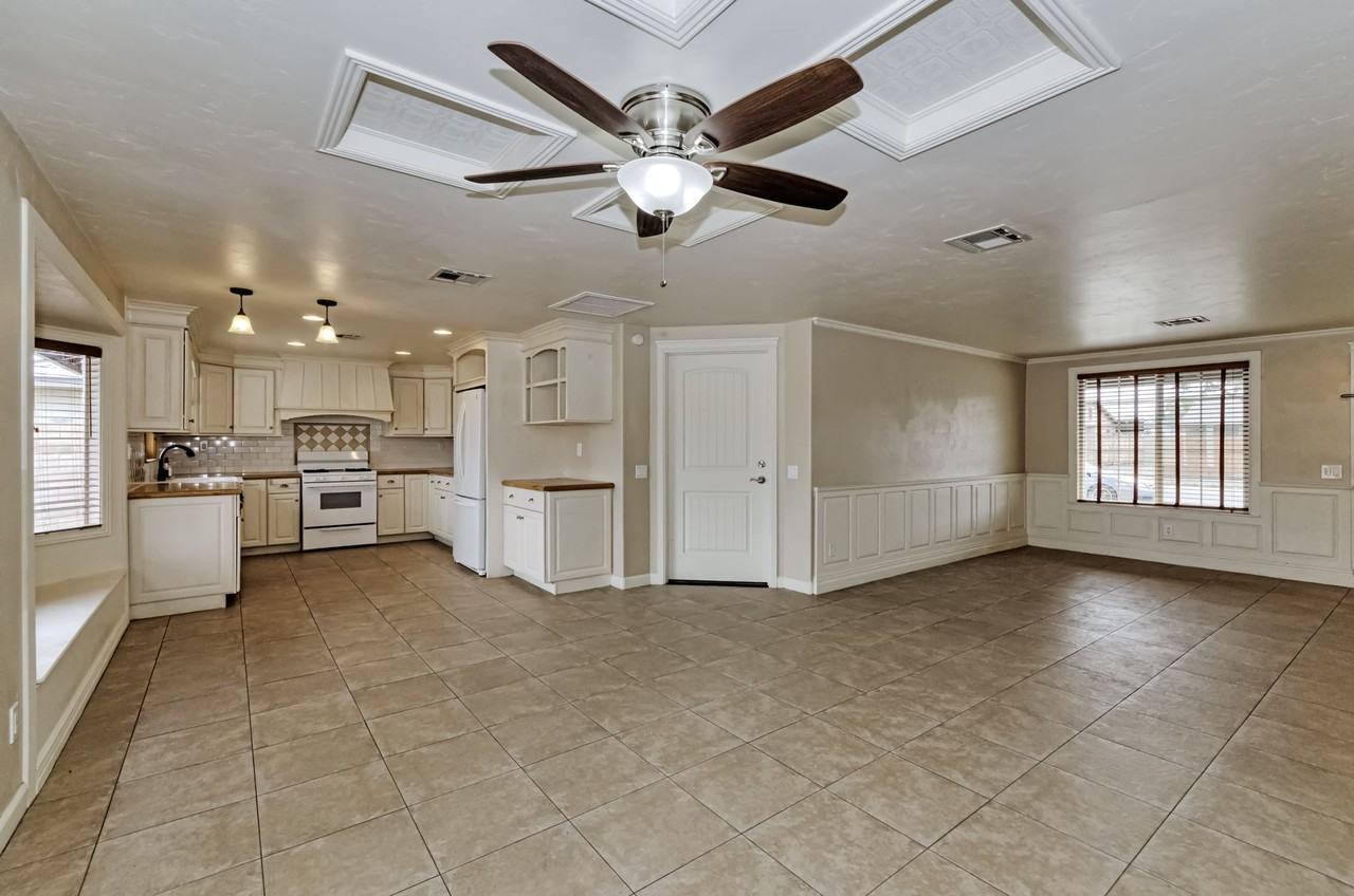 4560 W Jupiter St - Photo 6 of 25