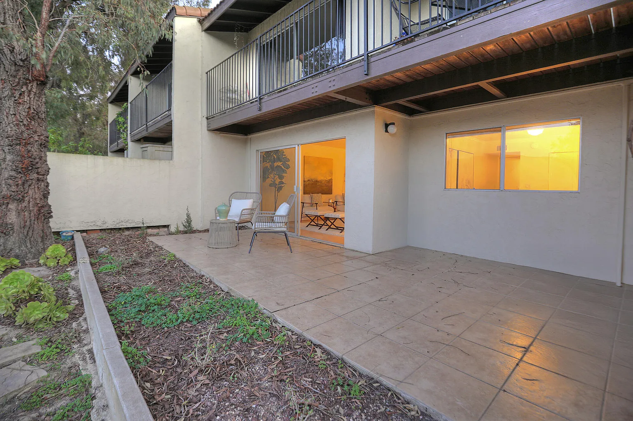 1078 Miramonte Dr - Photo 3 of 9