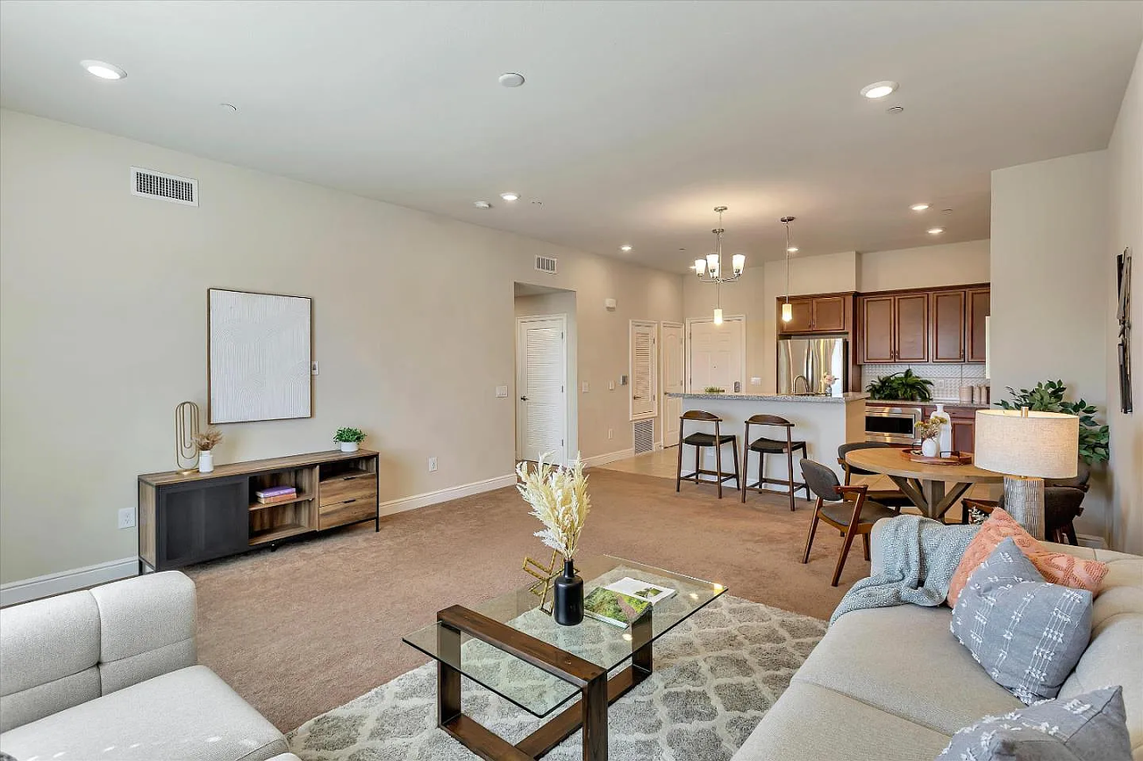 1368 El Camino Real - Photo 2 of 10