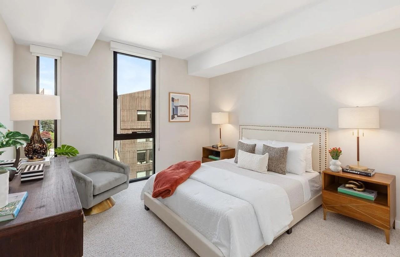 300 Ivy St - Photo 4 of 12