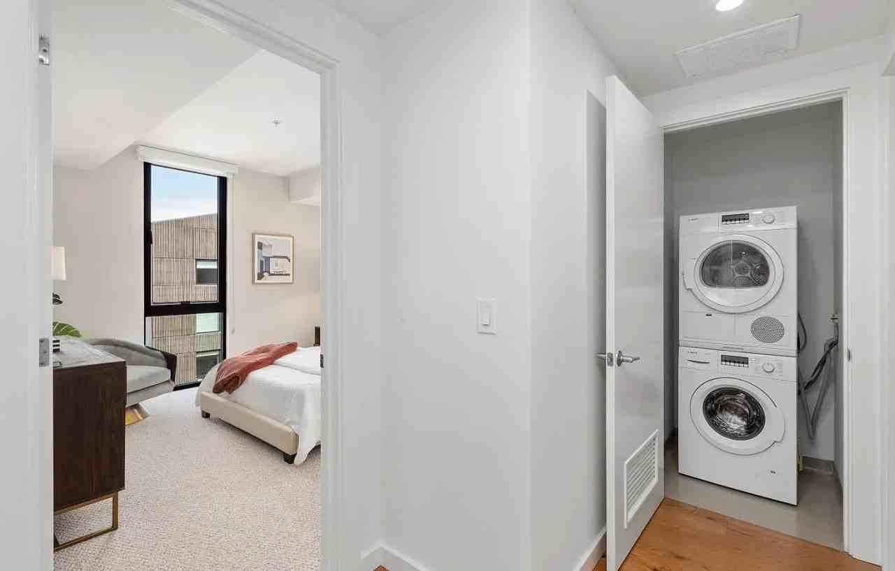 300 Ivy St - Photo 5 of 12