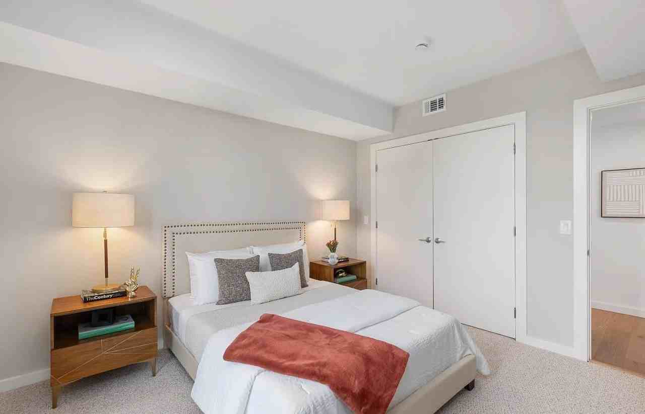 300 Ivy St - Photo 6 of 12