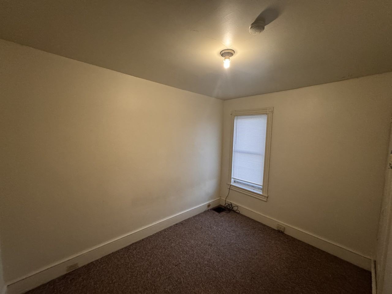 438 Linden St - Photo 3 of 11