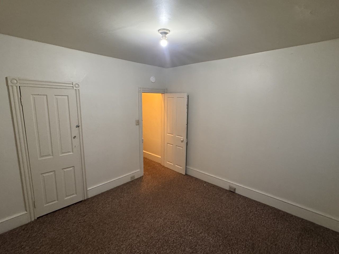 438 Linden St - Photo 4 of 11