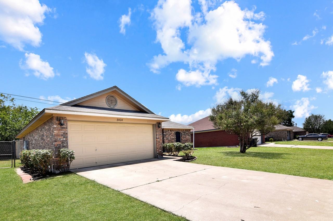 3404 Gus Dr - Photo 2 of 20