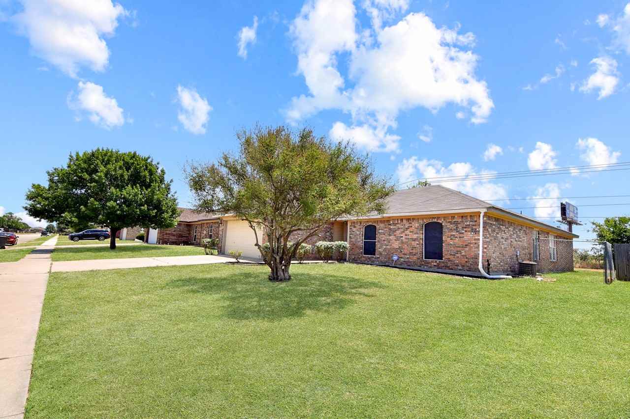 3404 Gus Dr - Photo 3 of 20