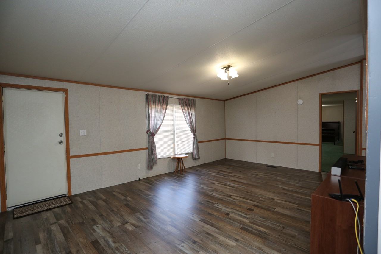 30410 Salem Church Rd - Photo 4 of 17