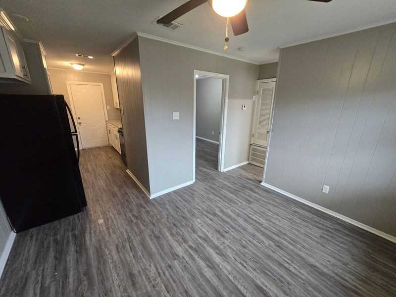 1001 Wright St - Photo 2 of 11