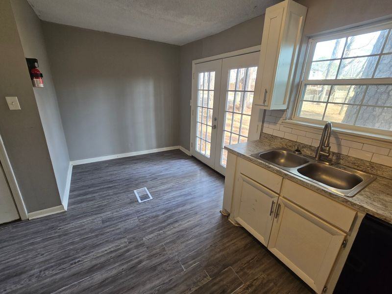 3701 Bowers St - Photo 4 of 16