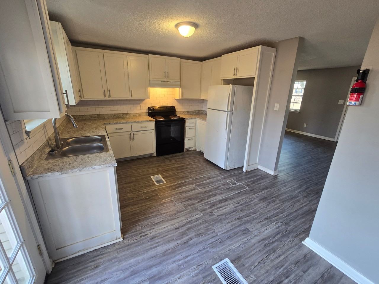 3701 Bowers St - Photo 5 of 16