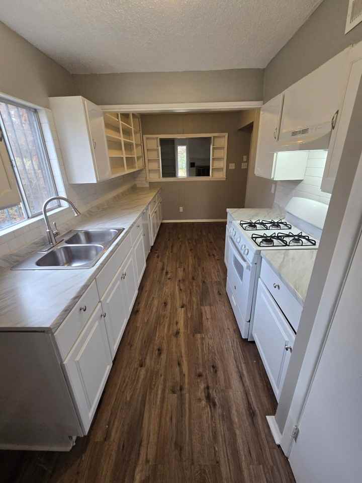 49 Saxony Cir - Photo 4 of 23