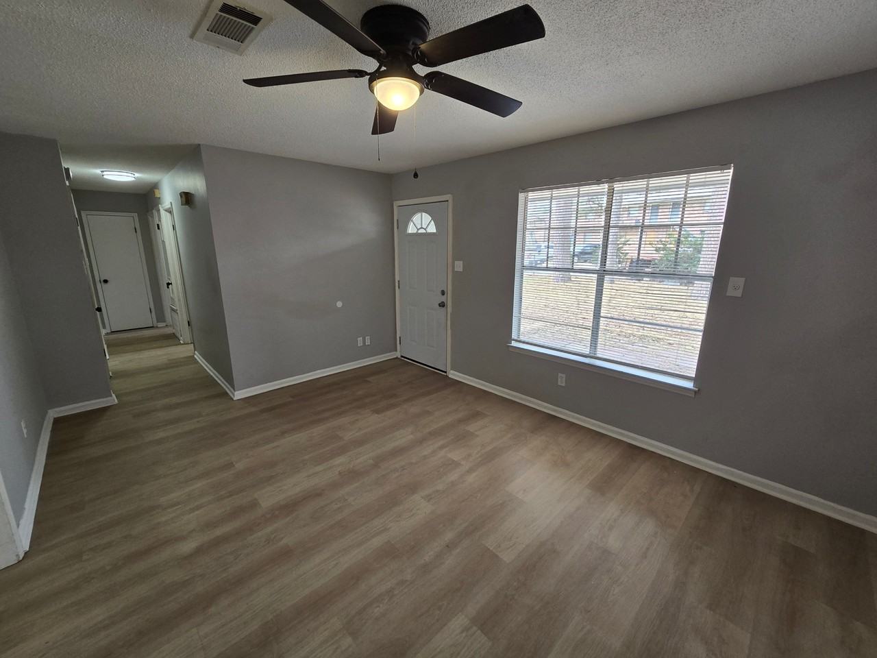 3501 Arapaho Trl - Photo 3 of 16