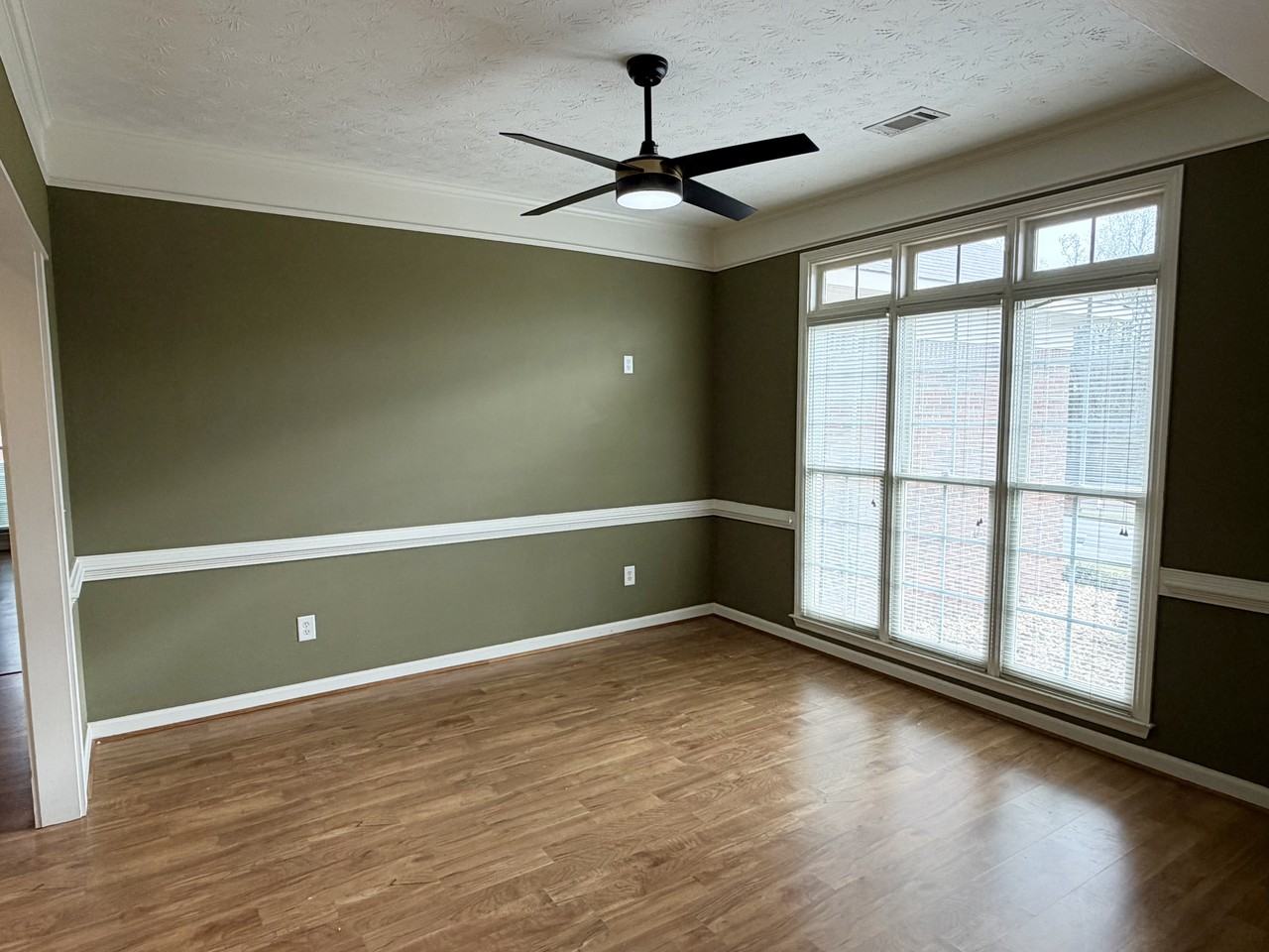 8089 Glen Valley Dr - Photo 3 of 25