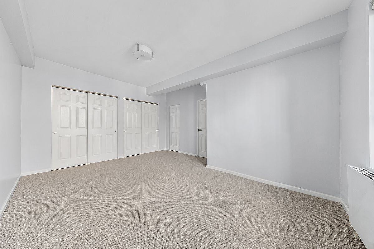 1938 E Tremont Ave #2A - Photo 3 of 5