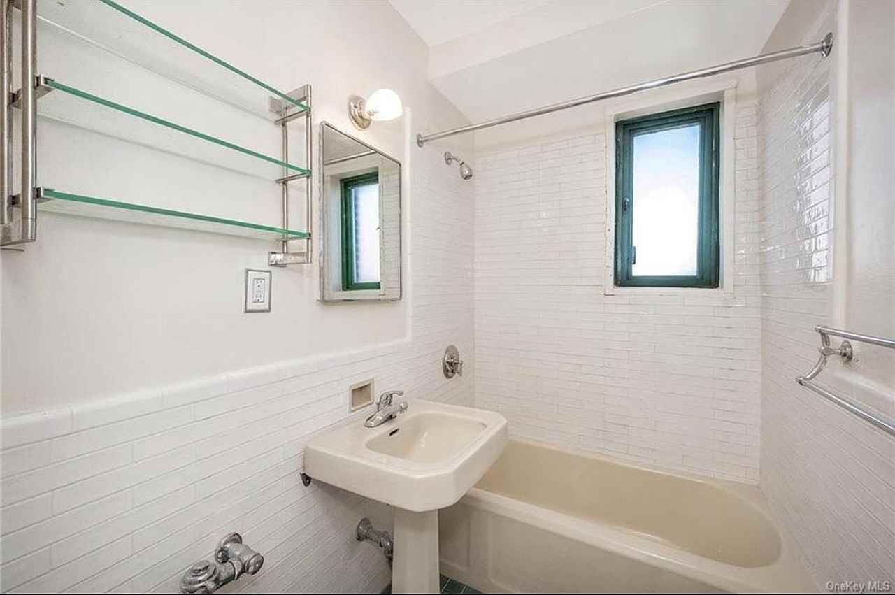 1940 E Tremont Ave #7H - Photo 5 of 13