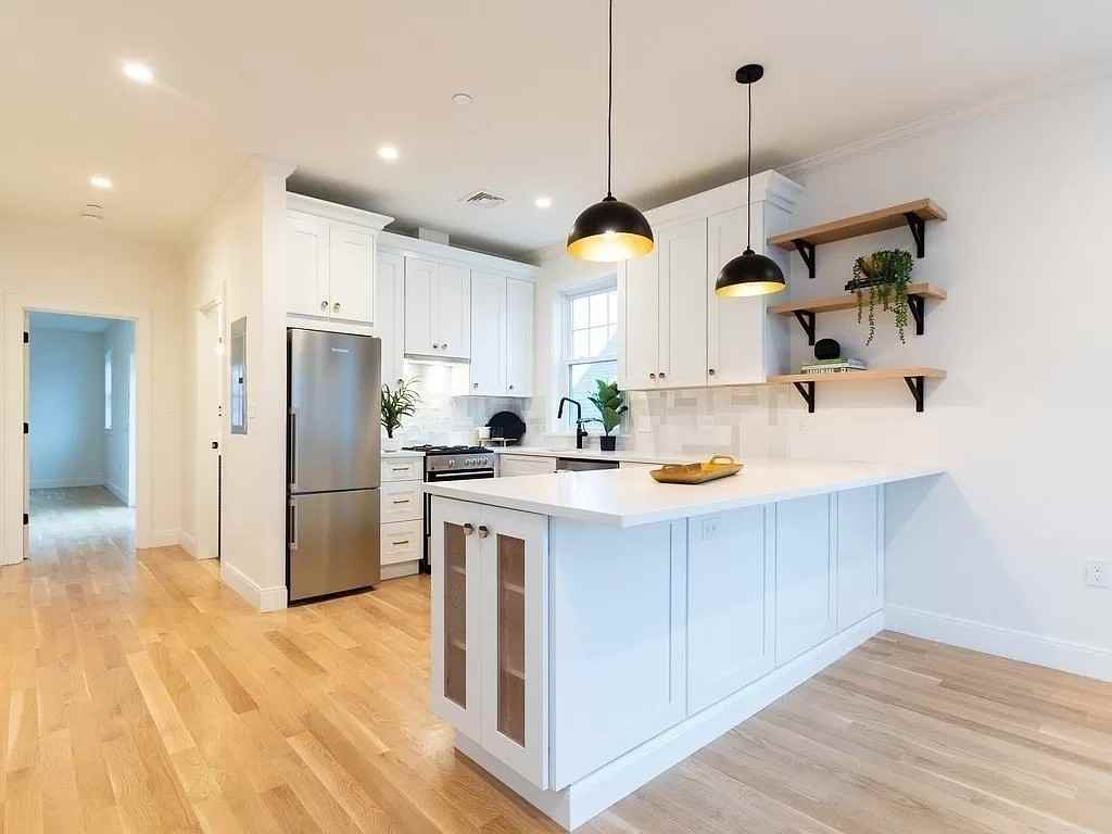 84 Granite Ave - Photo 2 of 3