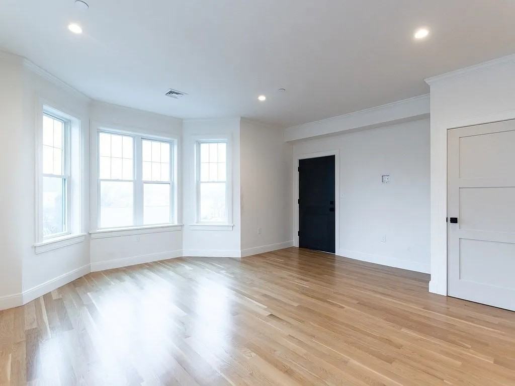 84 Granite Ave - Photo 3 of 3