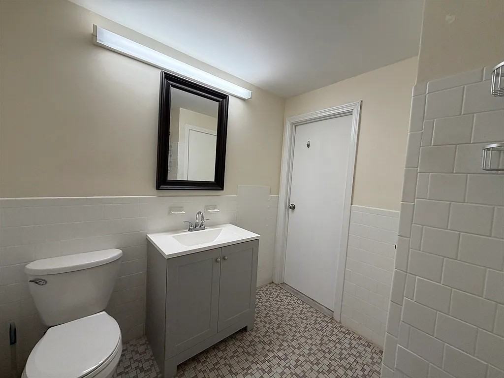 7 Cass St - Photo 3 of 5