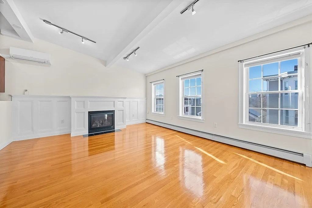 15 Vinton St - Photo 3 of 5