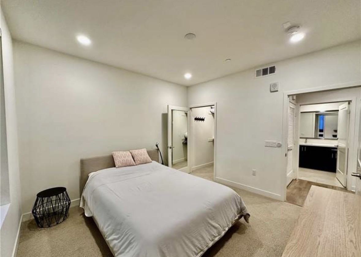 2240 Nolita - Photo 2 of 3