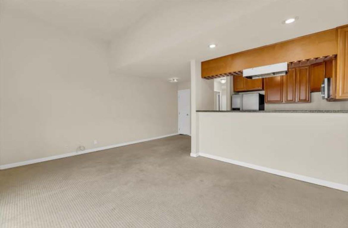 7 Embarcadero - Photo 3 of 3