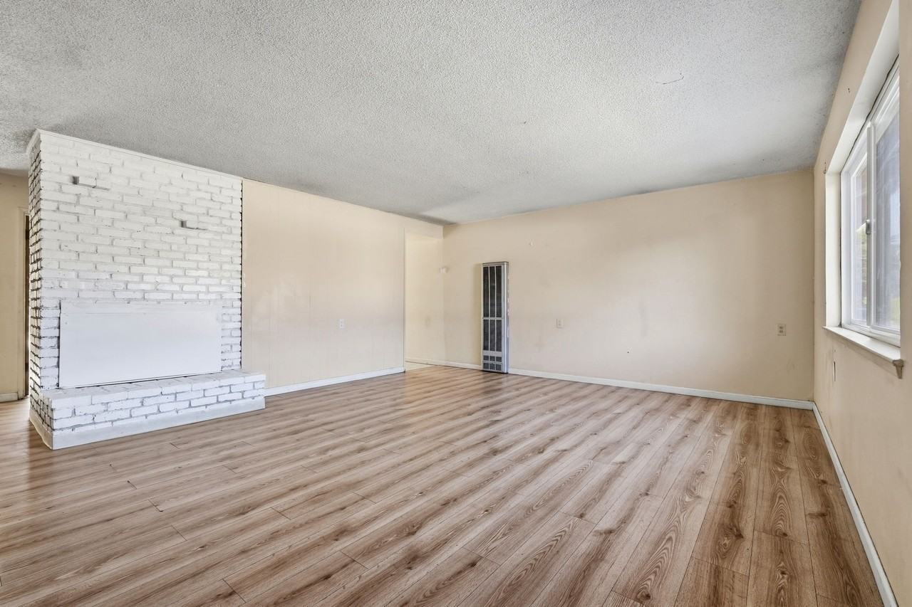 2030 Kinsley St #D - Photo 7 of 28