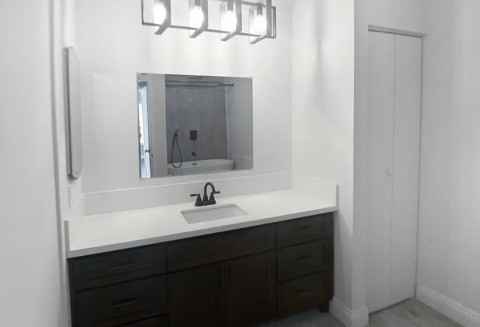 99 Streamwood - Photo 4 of 12