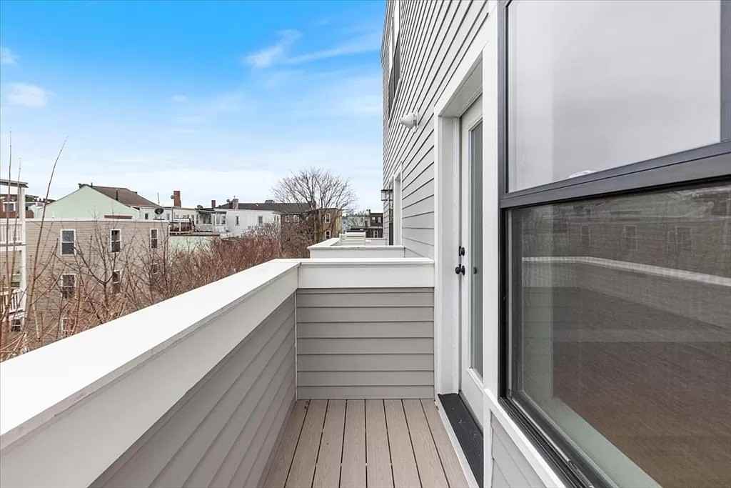 223 Saratoga St #302 - Photo 2 of 11