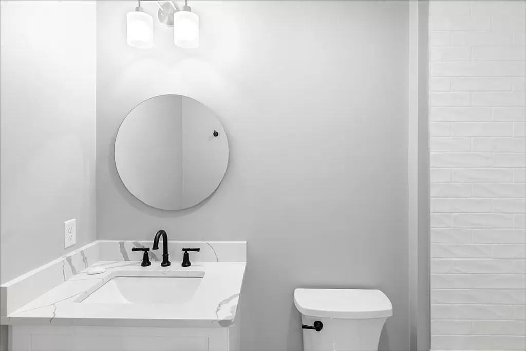 223 Saratoga St #302 - Photo 7 of 11