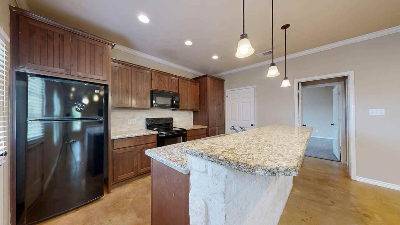 3406 Cullen Trl - Photo 6 of 33