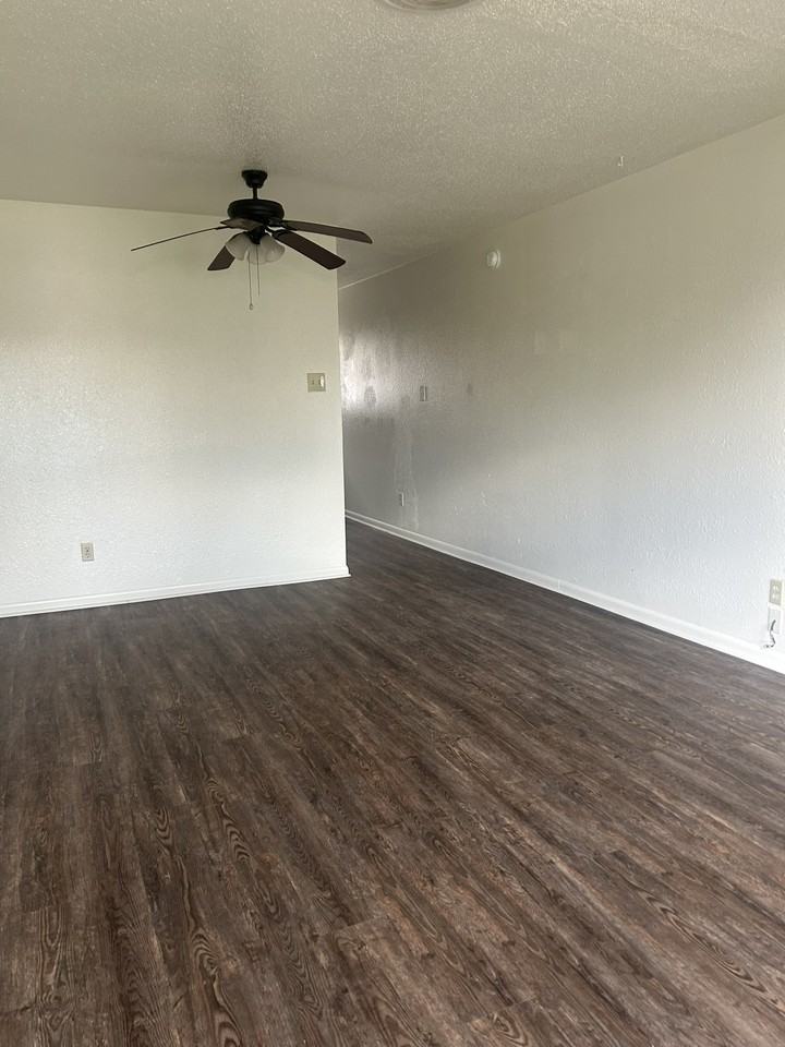 108 Concrete Cir #14 - Photo 2 of 7