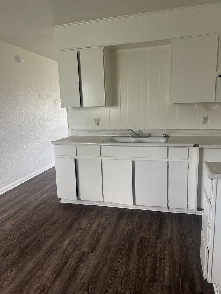 108 Concrete Cir #14 - Photo 3 of 7