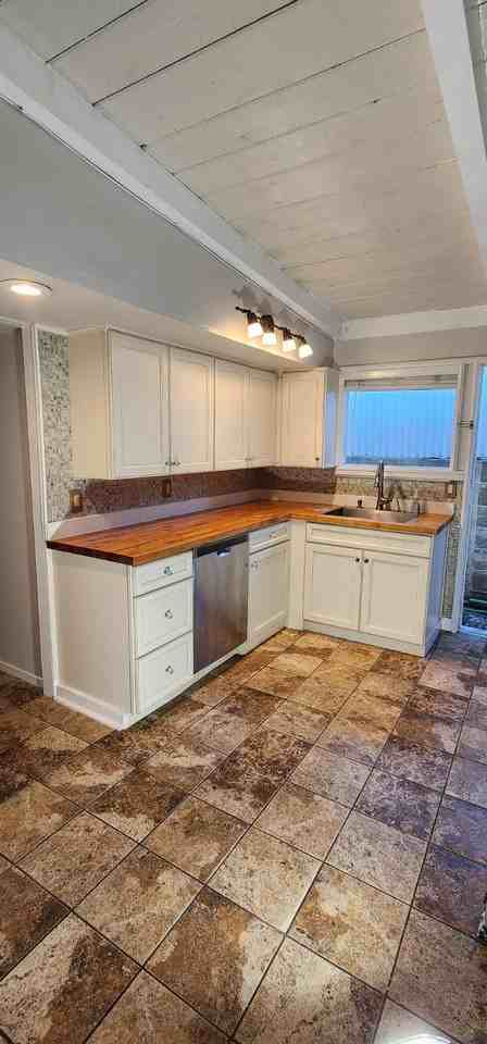 16452 24th St #B - Photo 5 of 25