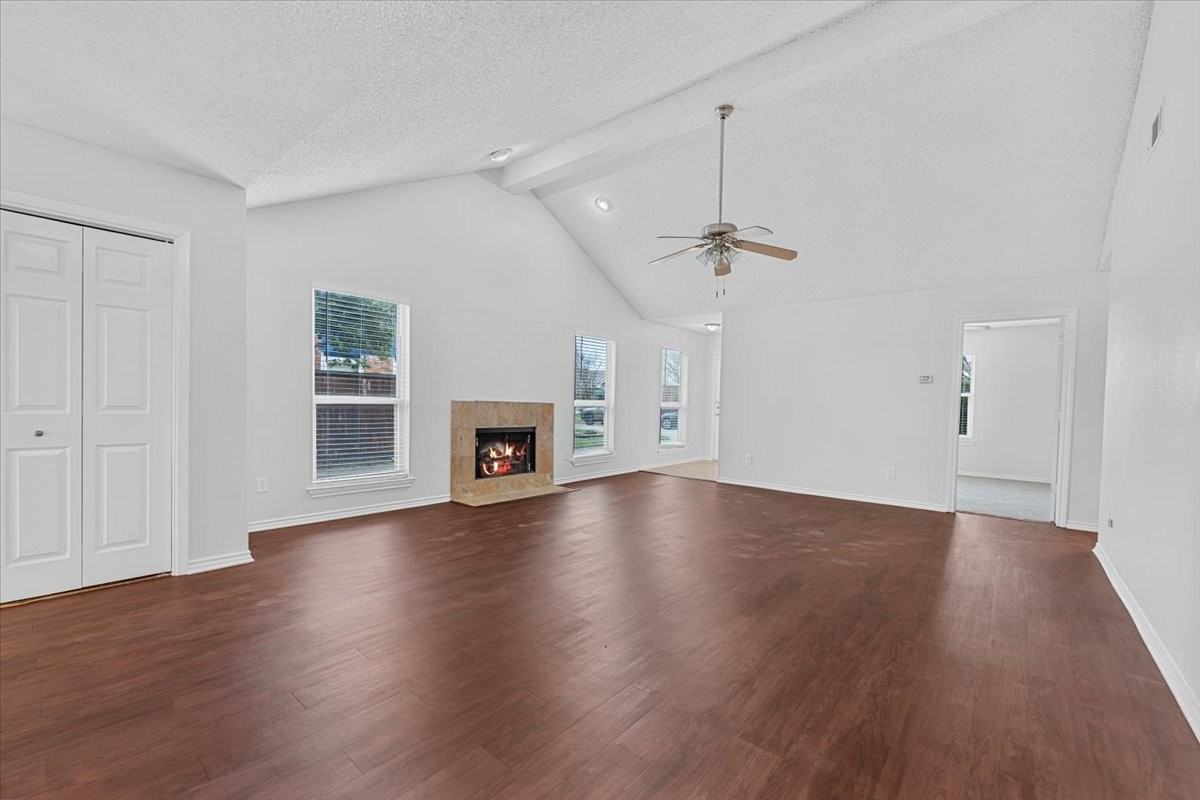 1013 Wyland Dr - Photo 6 of 40