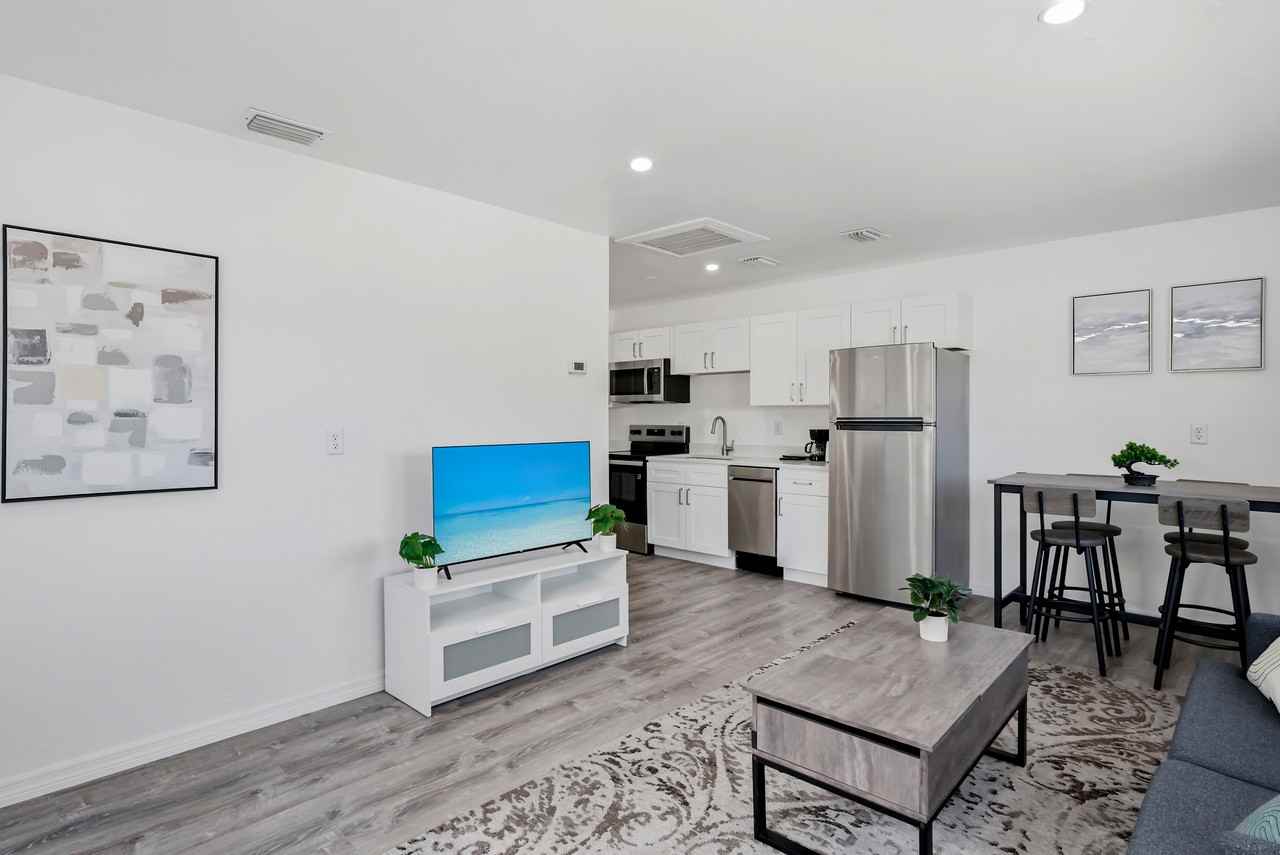 3114 Dupont St S #NA - Photo 6 of 26