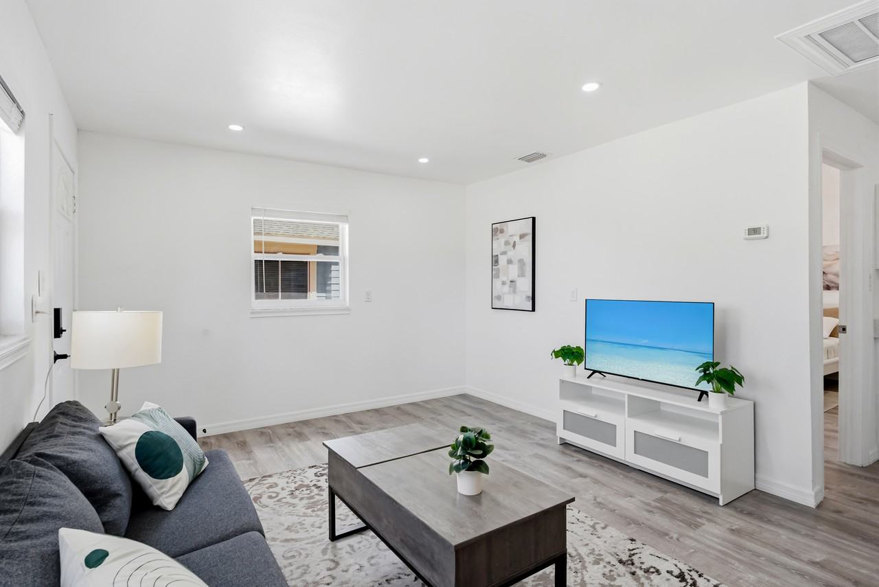 3114 Dupont St S #NA - Photo 7 of 26