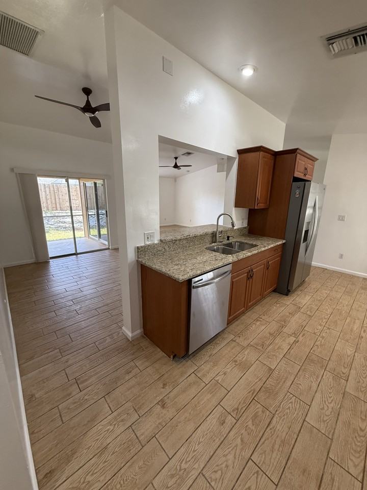 1222 S Alhambra Cir #1 - Photo 5 of 38