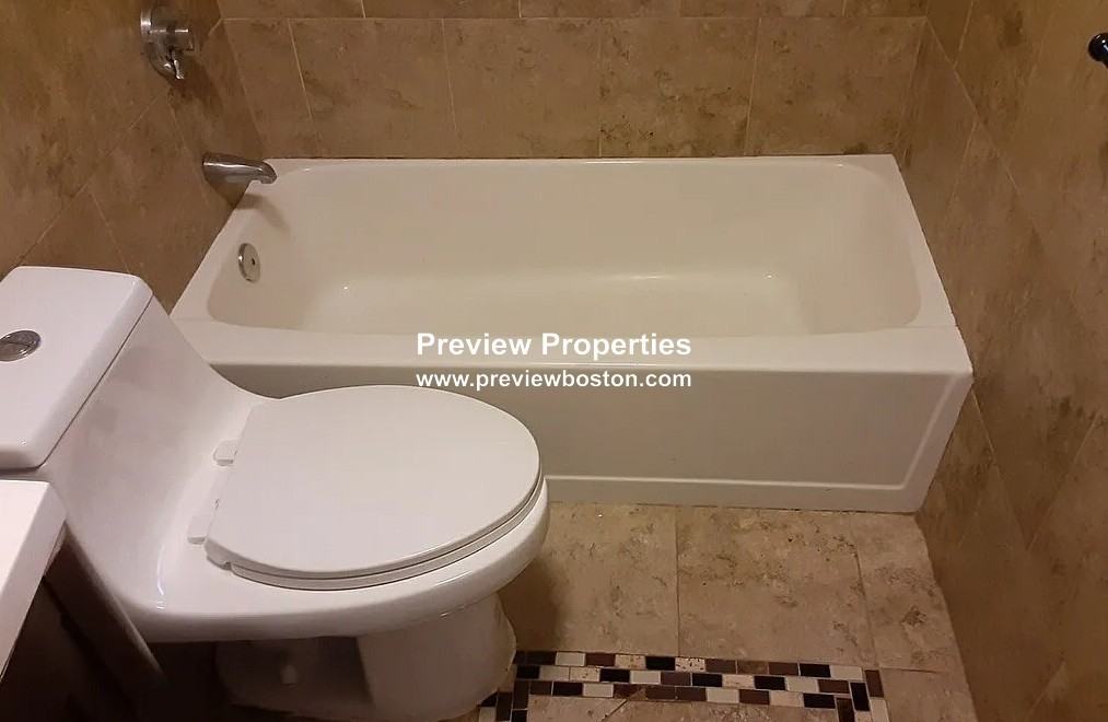 Oxford Cir #P - Photo 5 of 11