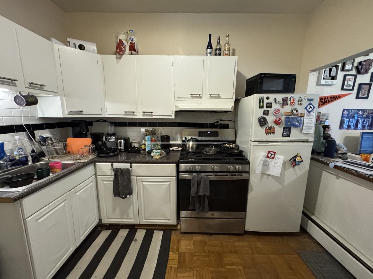 32 Bartlett Cres #1JUNE - Photo 2 of 13