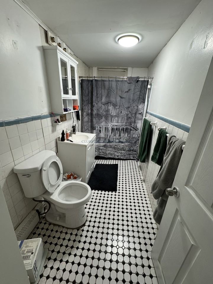 32 Bartlett Cres #1JUNE - Photo 5 of 13