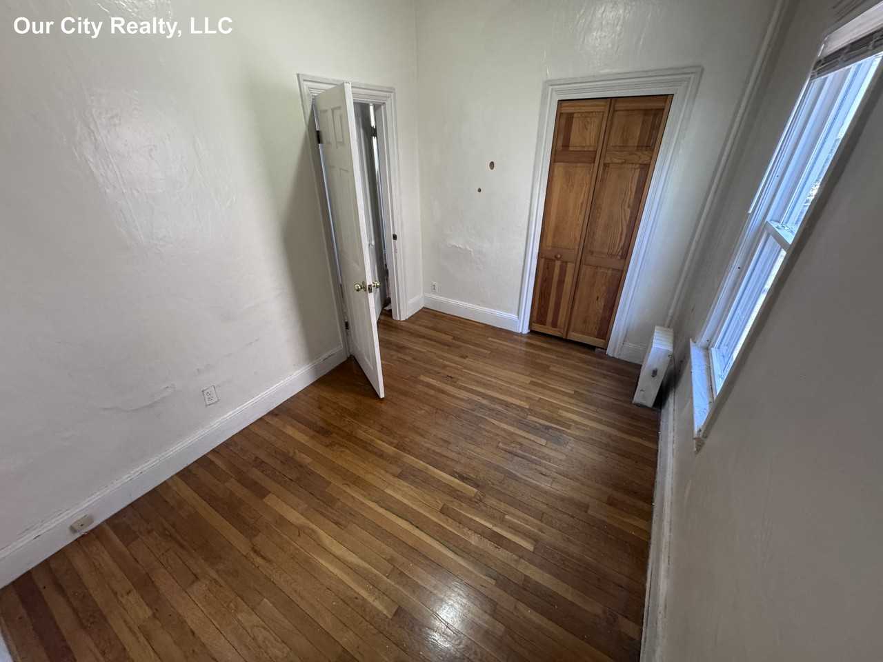 1 Walker Ct #1 - Photo 5 of 12