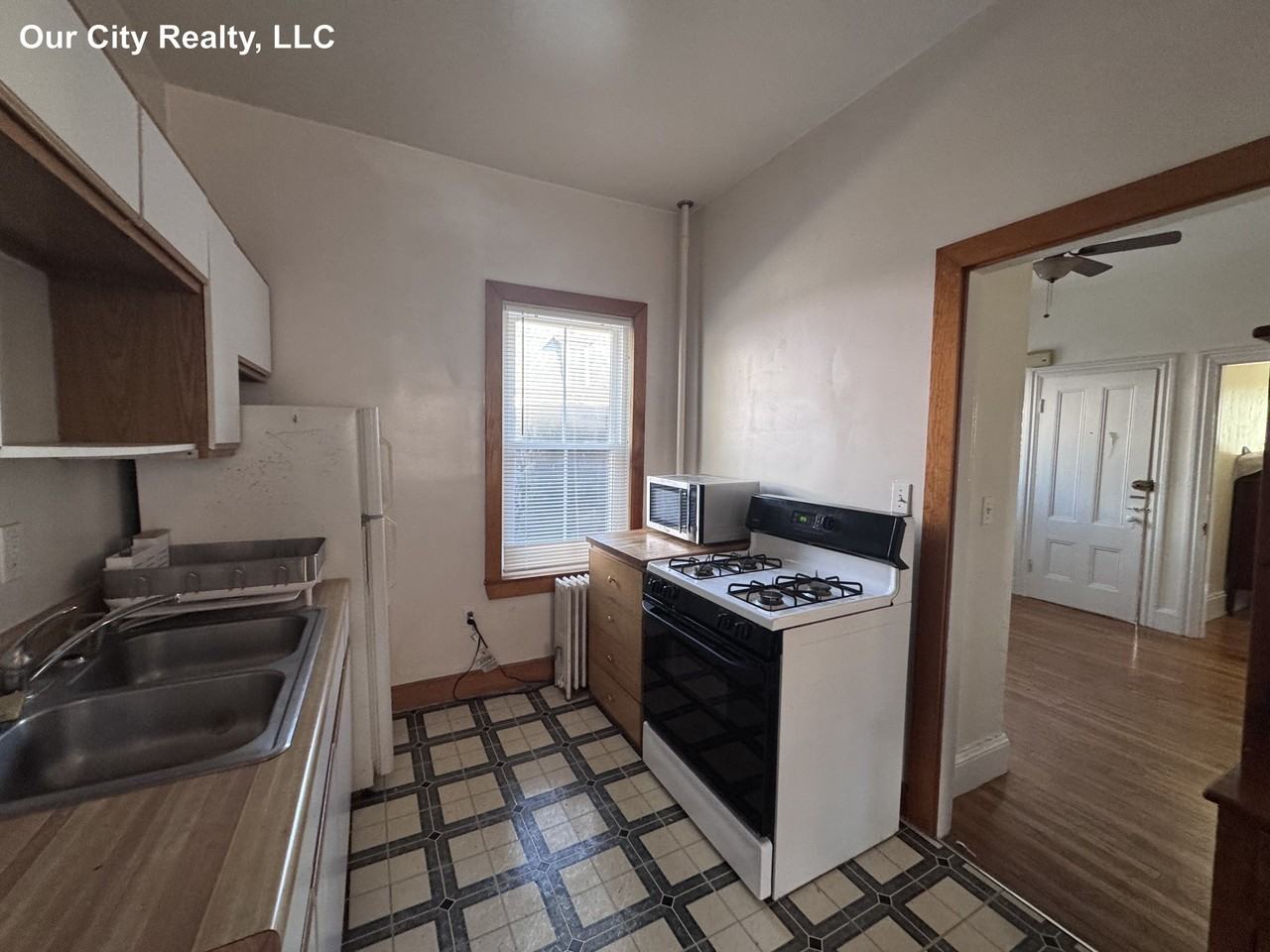 1 Walker Ct #1 - Photo 7 of 12