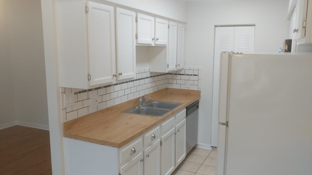 6912 Sw 45th Ave #NA - Photo 7 of 27